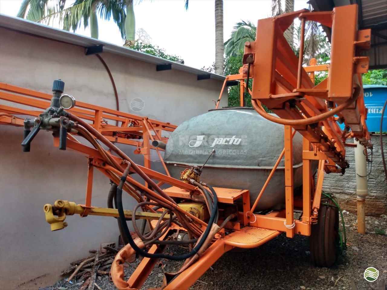 PULVERIZADOR JACTO COLUMBIA A17 Arrasto Noroeste Máquinas Agrícolas CIANORTE PARANÁ PR